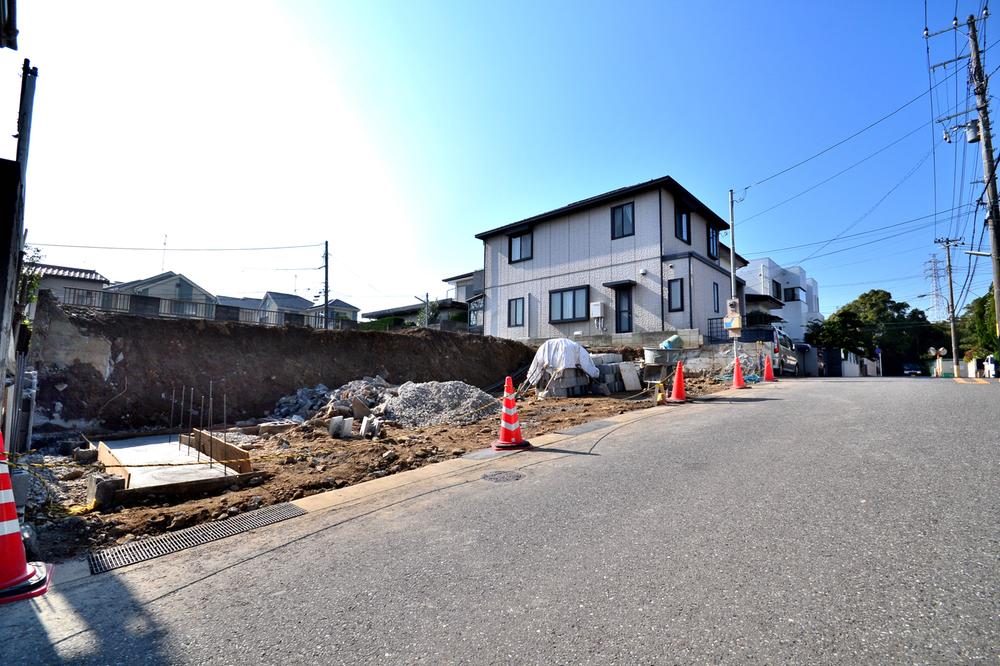 Local photos, including front road. Local (11 May 2013) Shooting