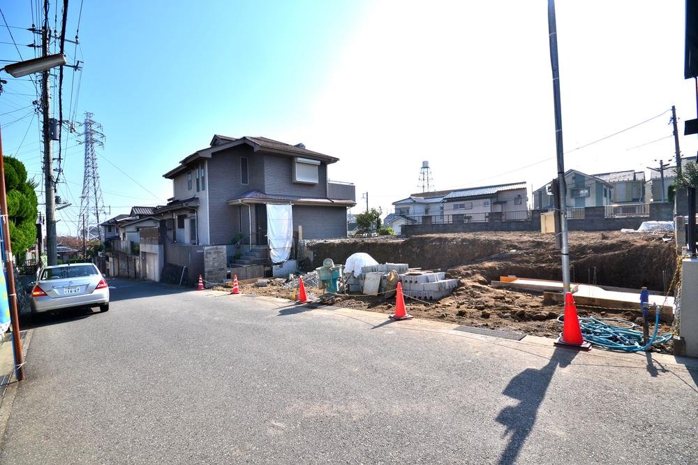 Local photos, including front road. Local (11 May 2013) Shooting