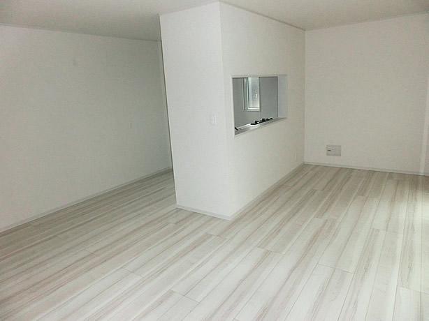 Living. Same specifications Photos