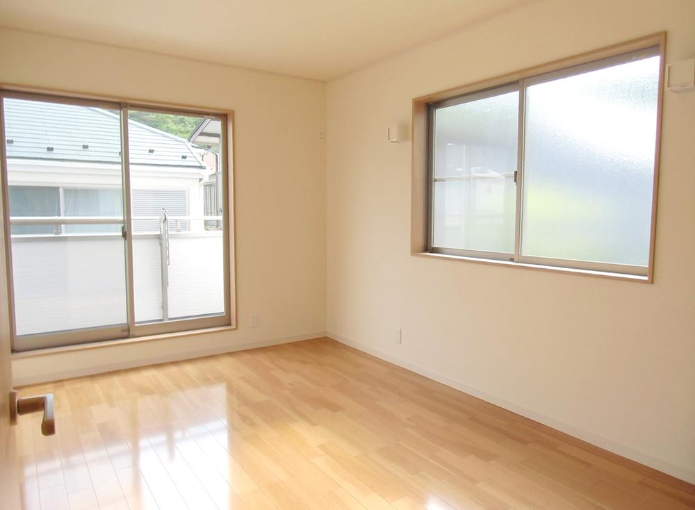 Same specifications photos (Other introspection)