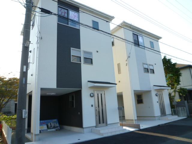 Local appearance photo. Built-in parking lot