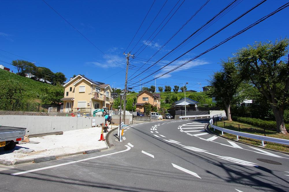 Local photos, including front road. Local (09 May 2013) Shooting