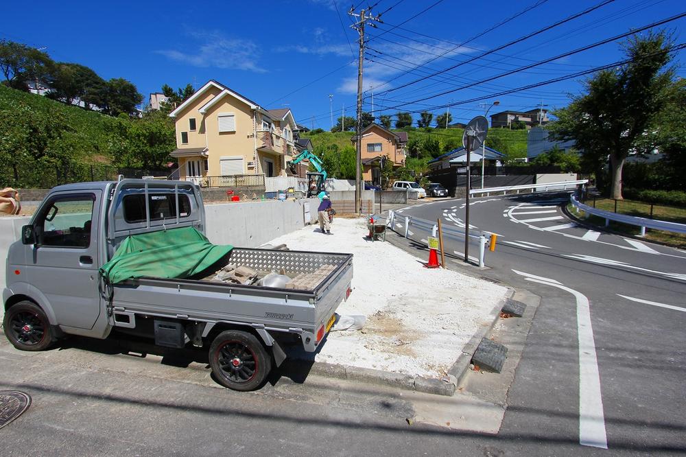 Parking lot. Local (09 May 2013) Shooting