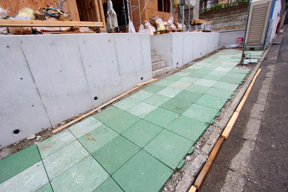 Parking lot. Local (11 May 2013) Shooting