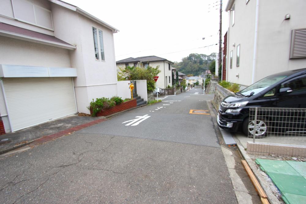 Local photos, including front road. Local (11 May 2013) Shooting