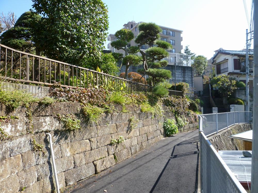 Local photos, including front road. Local appearance 3