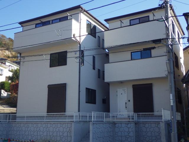 Local appearance photo. Car space parallel two minutes (by car)