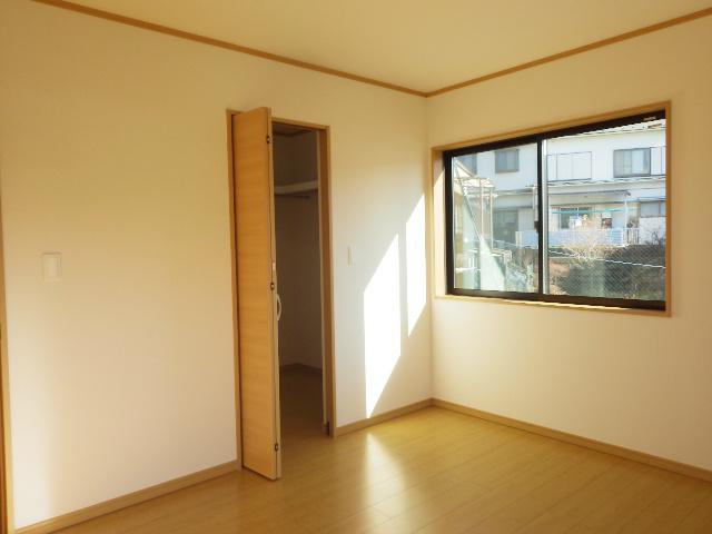 Other. Of about 2 Pledge of walk-in closet 7 Pledge Western-style