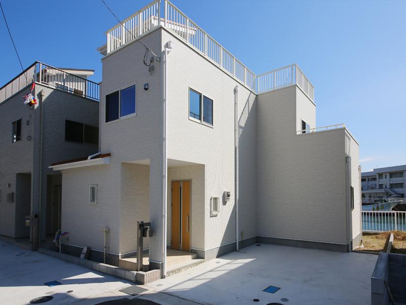 Local appearance photo. 6 Building ・ August finished 2013