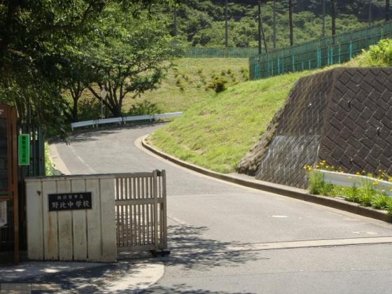 Junior high school. 800m up to junior high school Yokosuka Tateno ratio