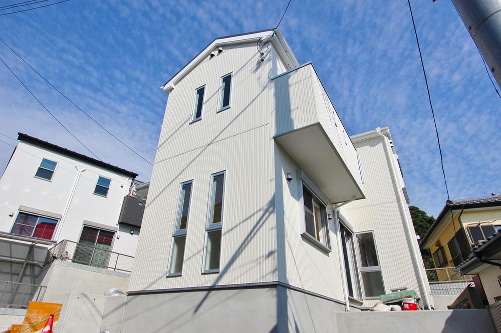 Local appearance photo. Example of construction