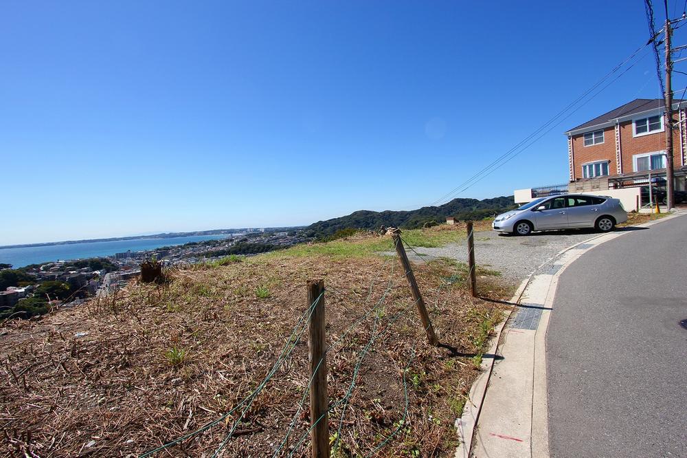 Local photos, including front road. Local (10 May 2013) Shooting