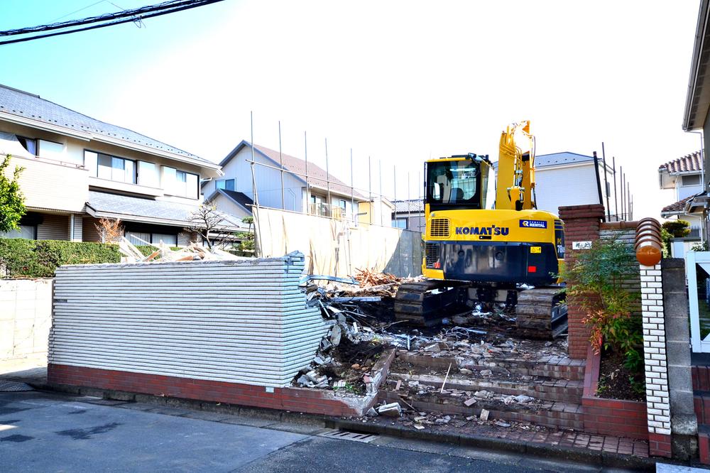 Local appearance photo. Local (11 May 2013) Shooting