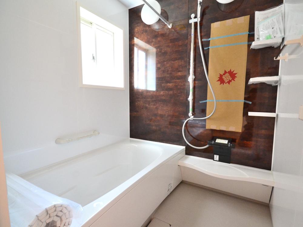 Same specifications photo (bathroom)