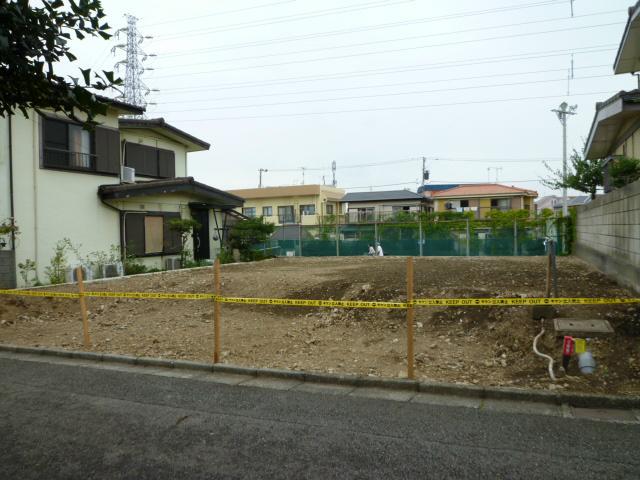 Local land photo. 1-minute walk to the bus stop