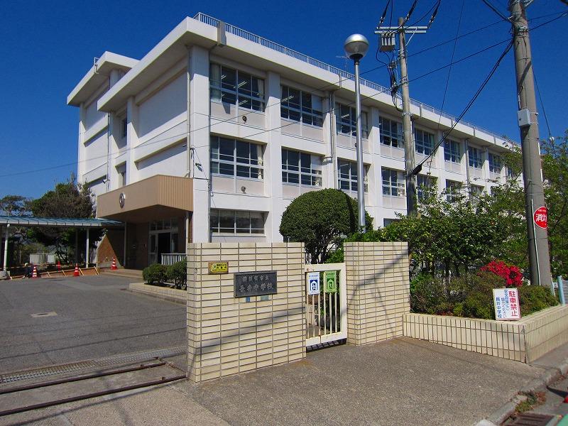 Junior high school. 930m to Yokosuka Municipal Nagai Junior High School