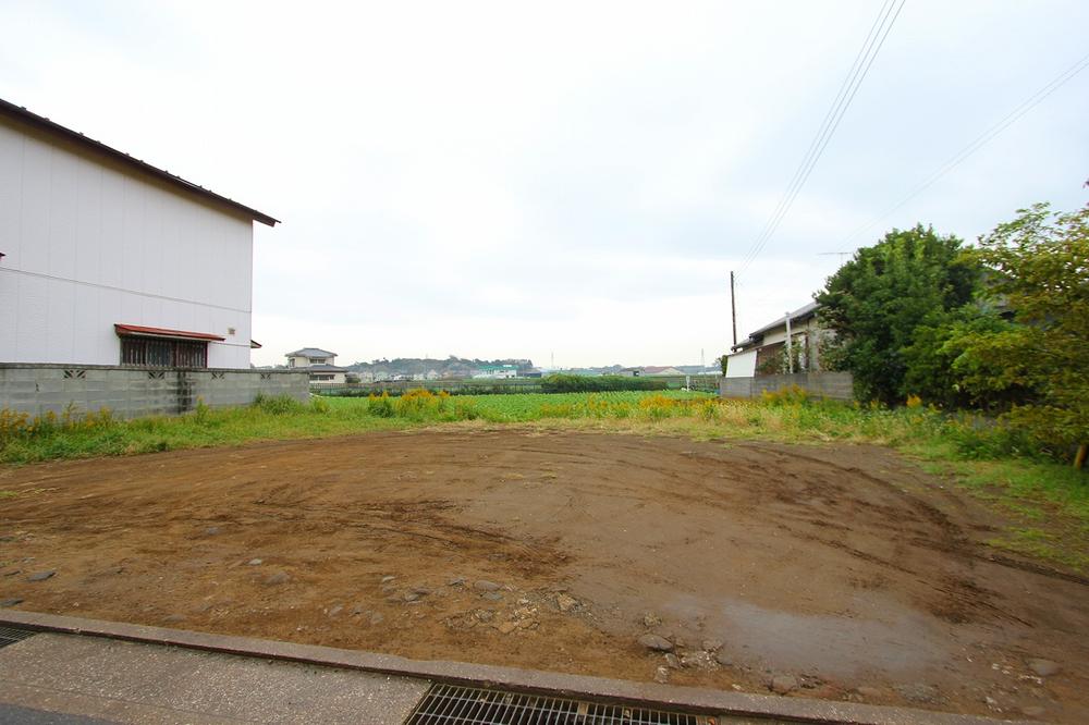 Local appearance photo. Local (11 May 2013) Shooting