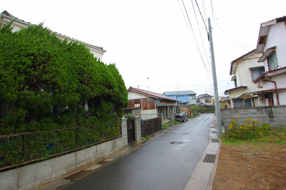 Local photos, including front road. Local (11 May 2013) Shooting