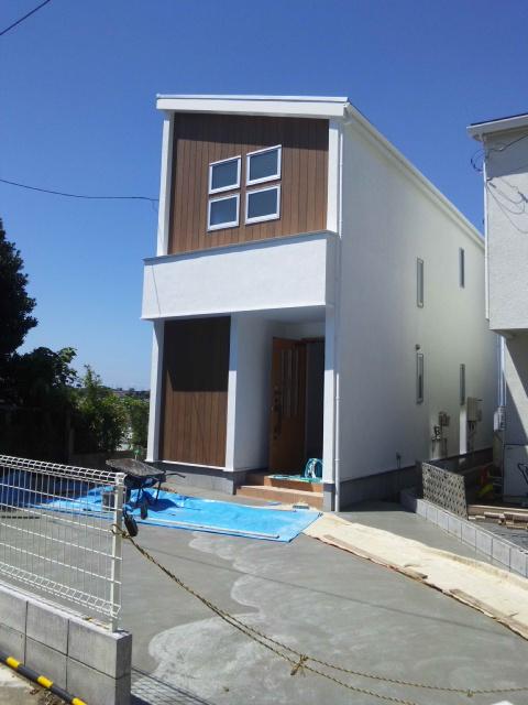 Local appearance photo. Local (August 2013) there shooting ordinary car 2 car parking spaces.