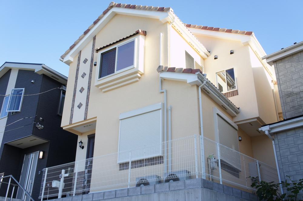 Local appearance photo. Local (10 May 2013) Shooting