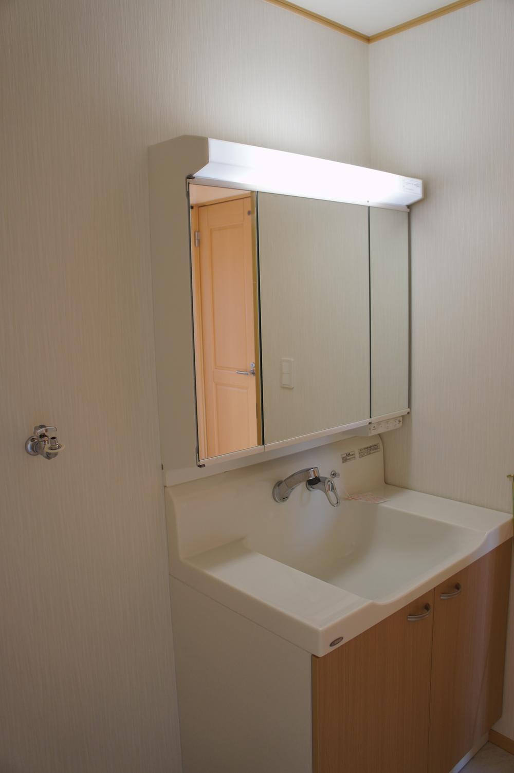 Non-living room. Indoor (10 May 2013) Shooting