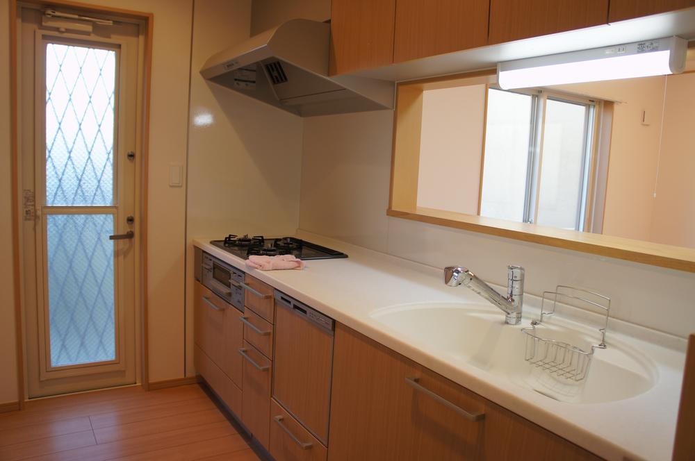 Kitchen. Indoor (10 May 2013) Shooting