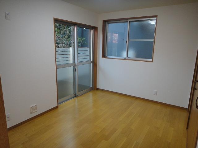 Living. The company construction cases