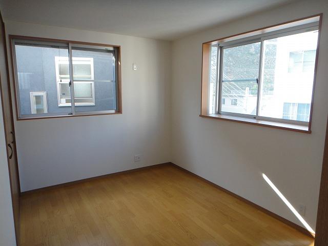 Non-living room. The company construction cases