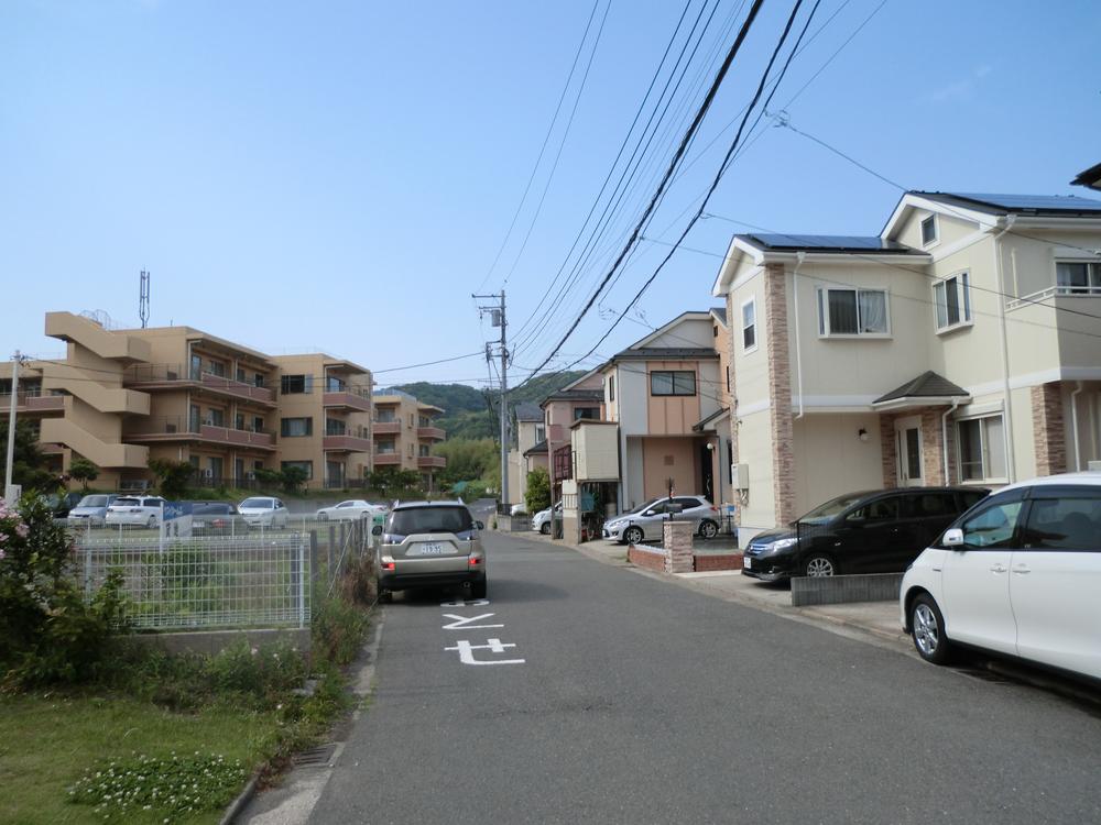 Local photos, including front road. Local (May 2013) Shooting