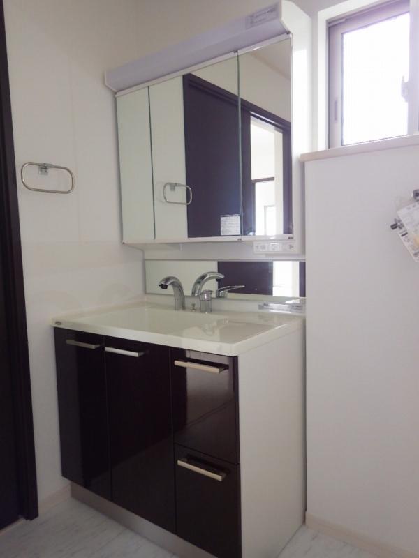 Other introspection. Three sides is vanity