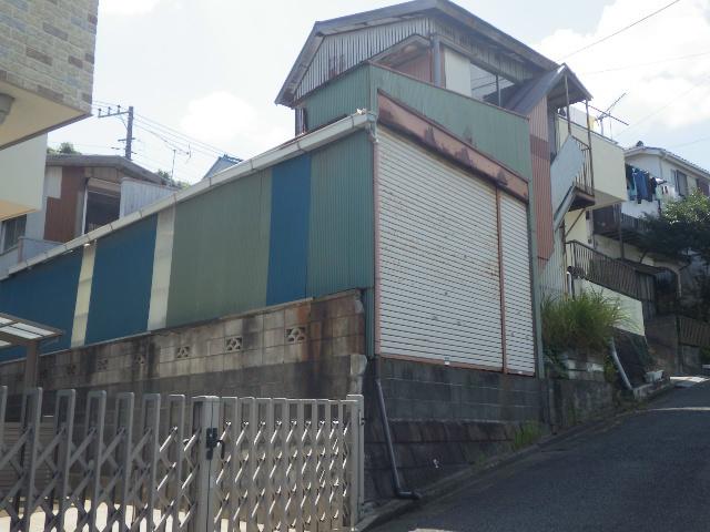 Local land photo. Northwest side appearance