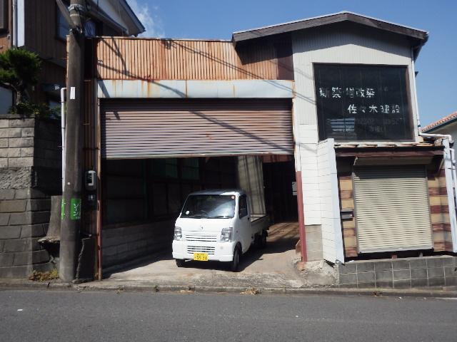 Other. Land properties of the double-sided road