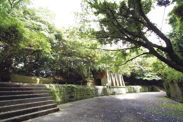 Other. "Kannonzaki park" (6600m) Kannonzaki lighthouse and vast park with athletic Forest. There is also a rocky and sandy beaches, Enjoy barbecue in the designated area.