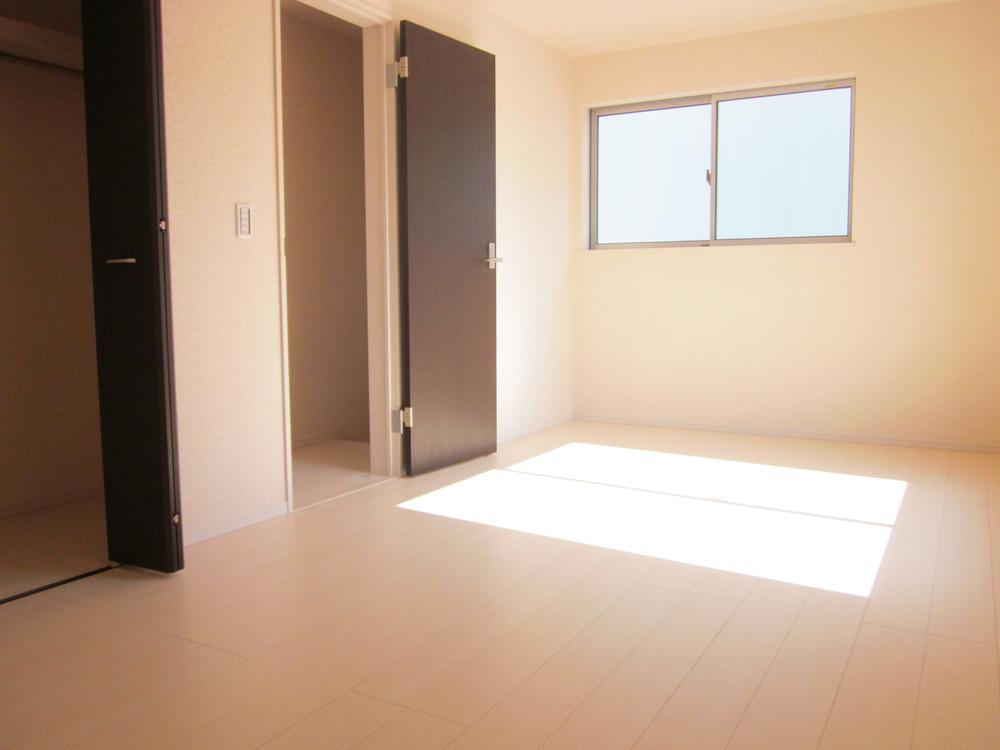 Non-living room. Indoor (10 May 2013) Shooting