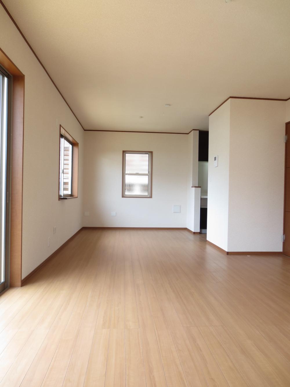 Same specifications photos (living). Example of construction