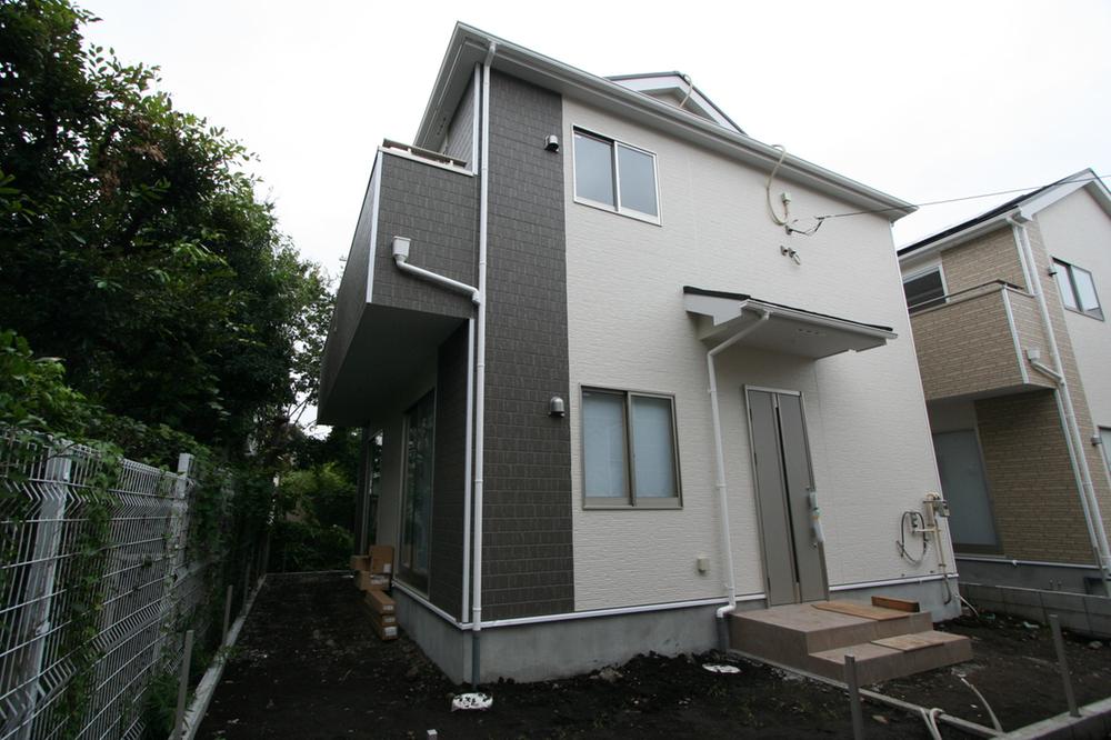 Local appearance photo. Local (10 May 2013) Shooting