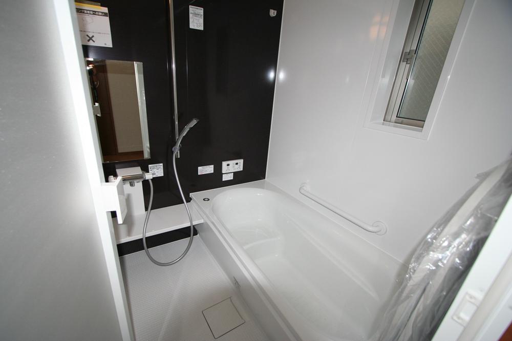 Bathroom. Indoor (10 May 2013) Shooting