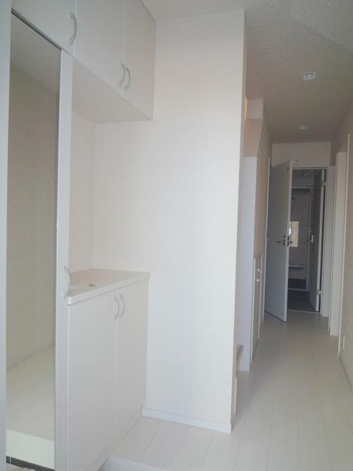 Entrance. Local (10 May 2013) Shooting