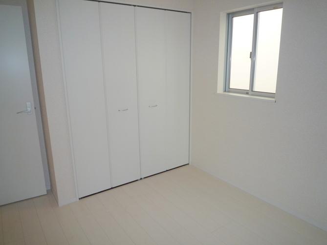 Non-living room. Indoor (10 May 2013) Shooting