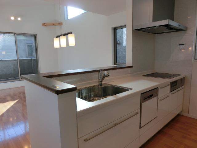 Kitchen. Indoor (12 May 2013) Shooting