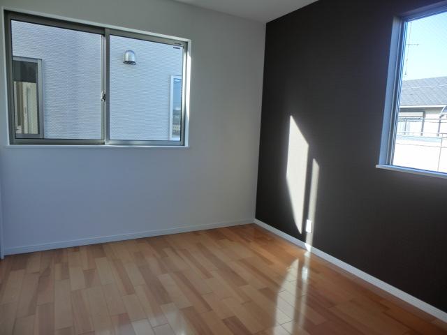 Non-living room. Indoor (12 May 2013) Shooting