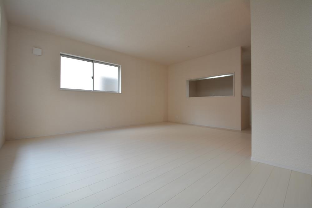 Living. Relax in a bright shade of living