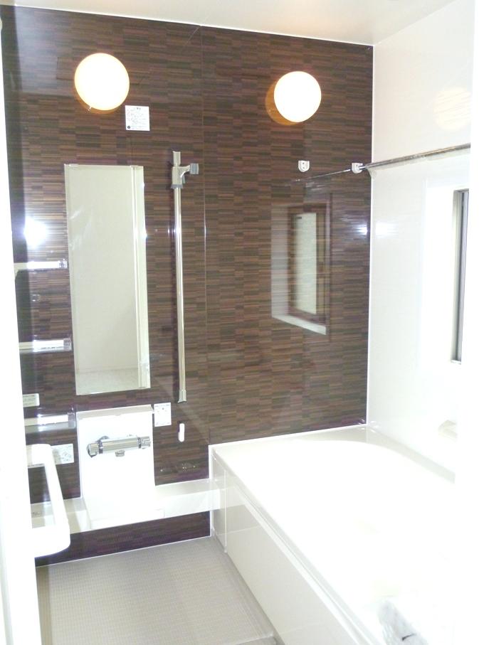 Bathroom. 1 Building