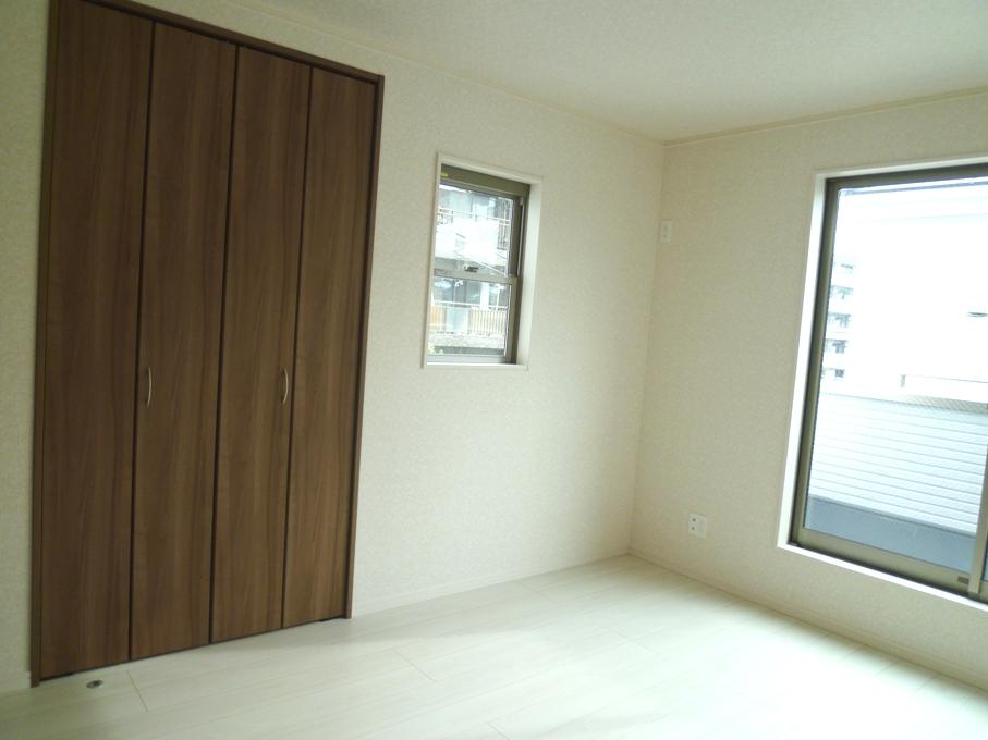 Non-living room. Building 2