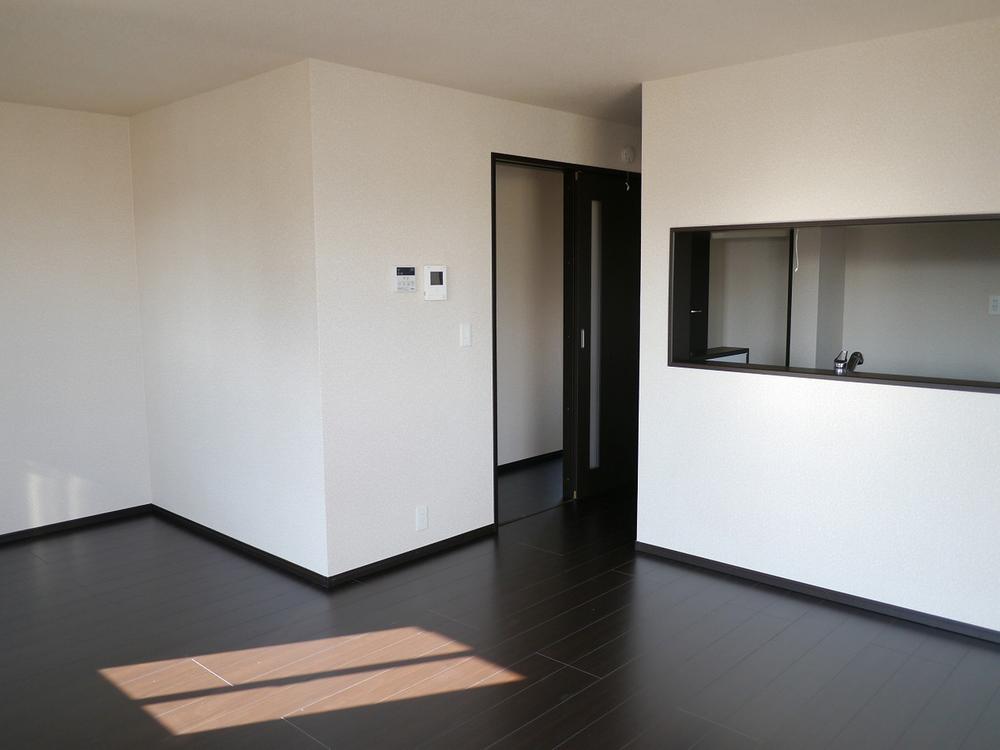 Same specifications photos (living). All room pair glass, Shutters standard