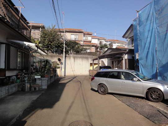 Local photos, including front road. Frontal road