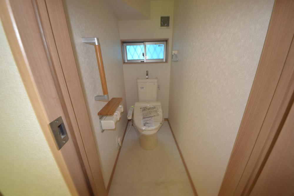 Toilet. Building 2 Toilet (July 2013) Shooting