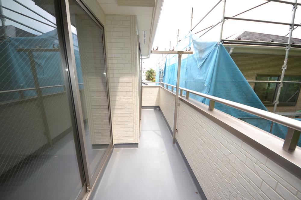 Balcony. Local (July 2013) Shooting