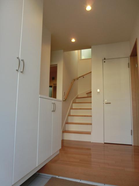 Entrance. Indoor (12 May 2013) Shooting