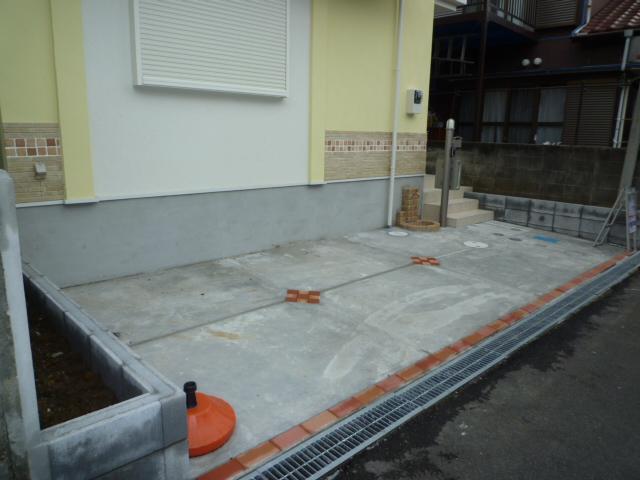 Parking lot. Parking is also a breeze Car space of large vehicles